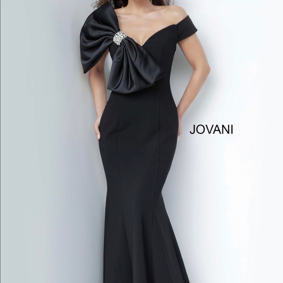 elegant black long gown